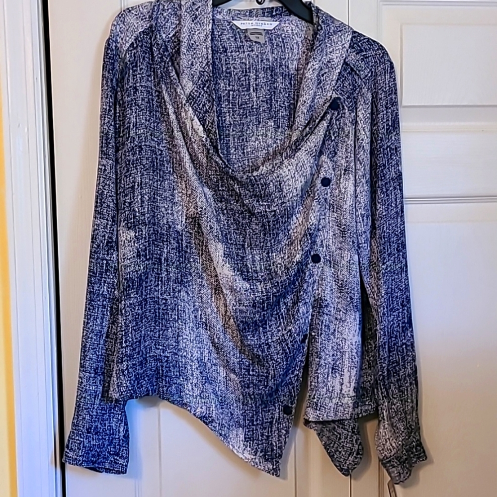 Great cover up top for tank tops. Can go with any style of pants.